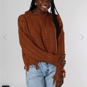 Frayed hem chunky knit sweater